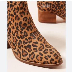 Seychelles Floodplain Bootie in Leopard Suede size 8